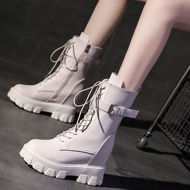 รองเท้าผ้าใบเสริมส้นสูง ไซต์35-39 สนใจทักแชท ฟรีค่าส่ง!