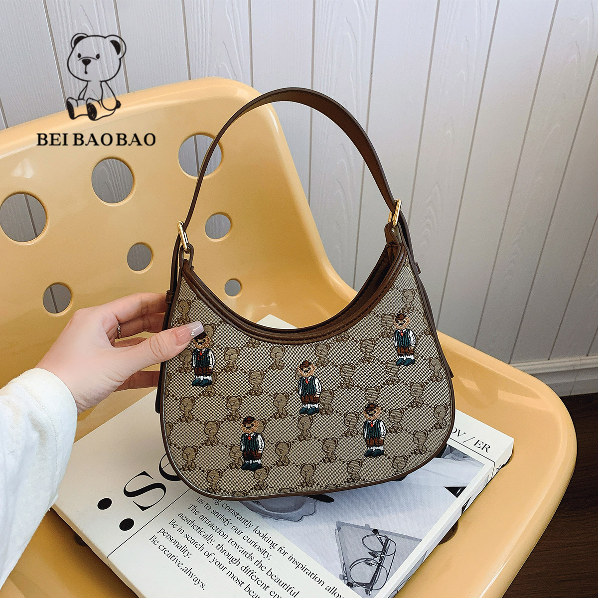 กระเป๋าผู้หญิงสวยๆ กระเป๋าสะพายข้างผู้หญิง กระเป๋าแบรนด์ BEAR BAG กระเป๋าหมีสุดคิ้ว!