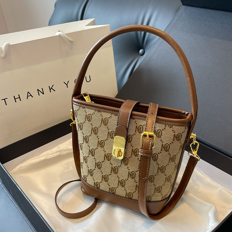 กระเป๋าผู้หญิงสวยๆ กระเป๋าสะพายข้างผู้หญิง กระเป๋าแบรนด์COOL BAG