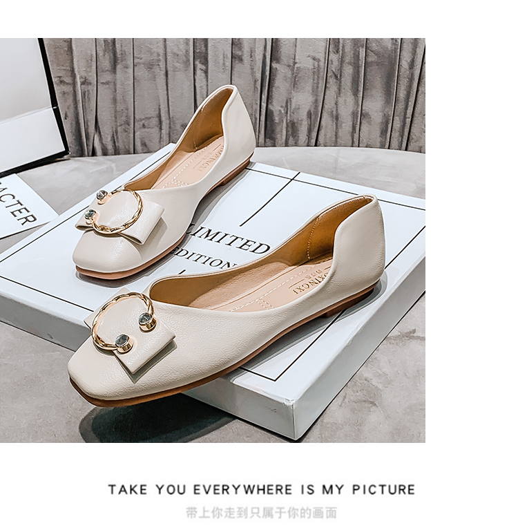 รองเท้าแฟชั่นผู้หญิงส้นเตี้ย ใส่สบาย มีขนาดให้สั่งซื้อ 35 36 37 38 39 40 สนใจทักแชท ฟรีค่าส่ง!