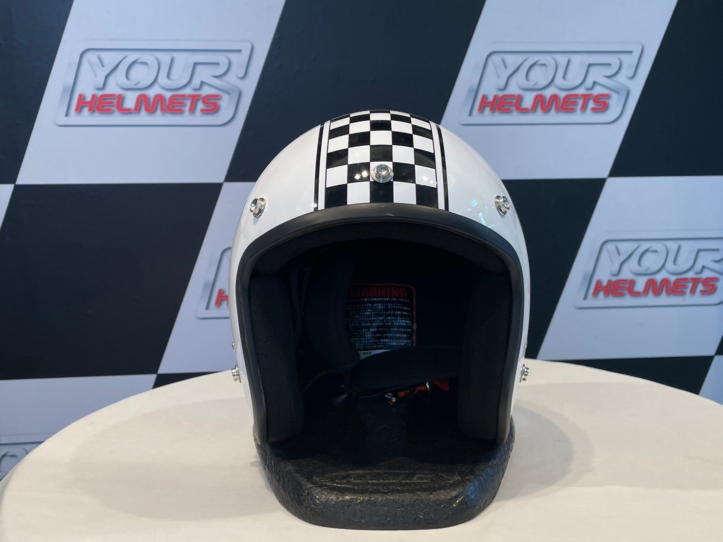 AVEX LB CAFE เลข8 หมากรุก สีขาว