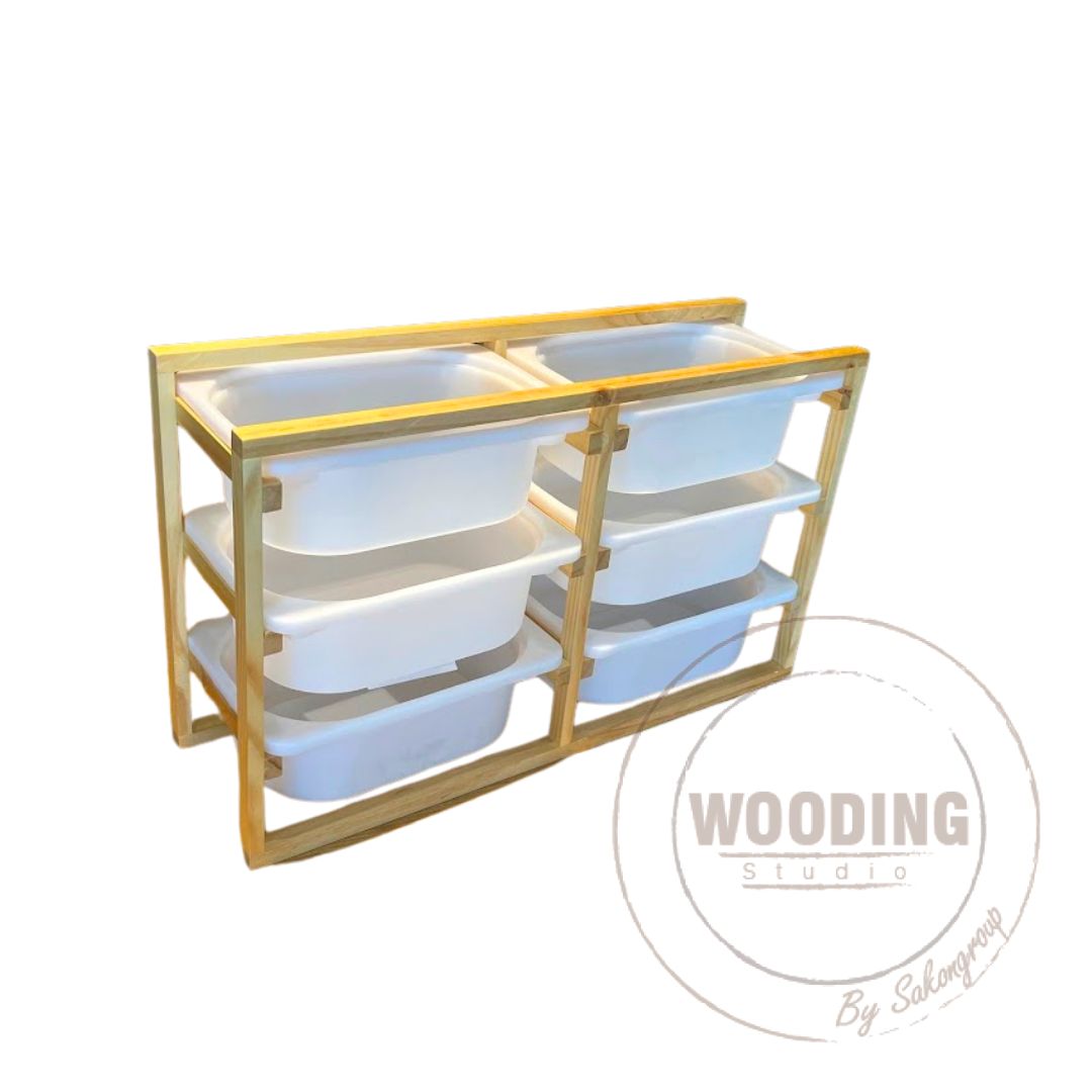 ชั้นไม้สนใส่ถาดพลาสติก