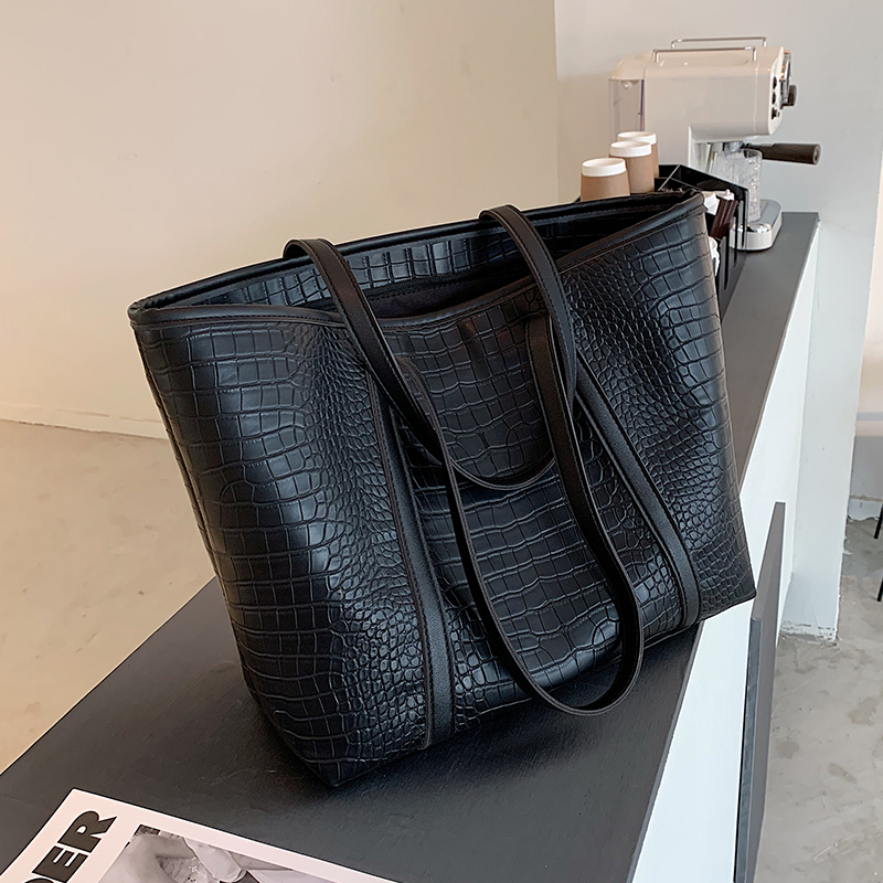 กระเป๋าผู้หญิงสวยๆ กระเป๋าสะพายข้างผู้หญิง กระเป๋าแบรนด์COOL BAG
