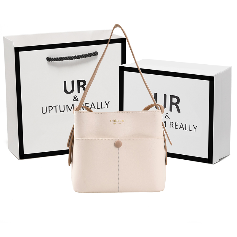 กระเป๋าผู้หญิงสวยๆ กระเป๋าสะพายข้างผู้หญิง กระเป๋าแบรนด์ BEAR BAG กระเป๋าหมีสุดคิ้ว!