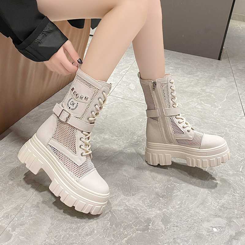 รองเท้าผ้าใบเสริมส้นสูง ไซต์35-39 สนใจทักแชท ฟรีค่าส่ง!