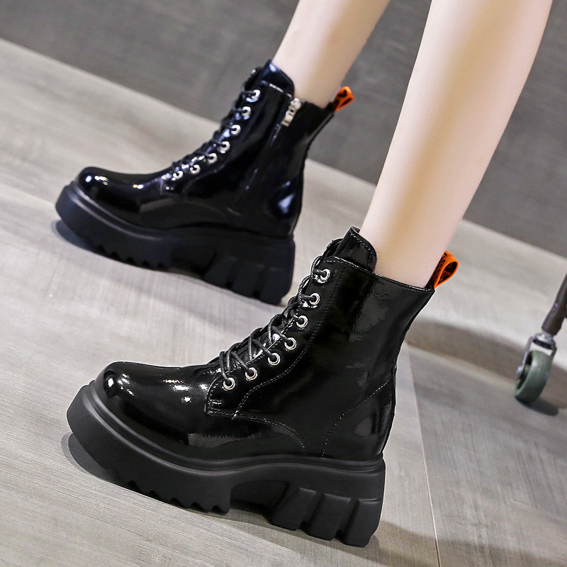 รองเท้าผ้าใบเสริมส้นสูง ไซต์35-39 สนใจทักแชท ฟรีค่าส่ง!
