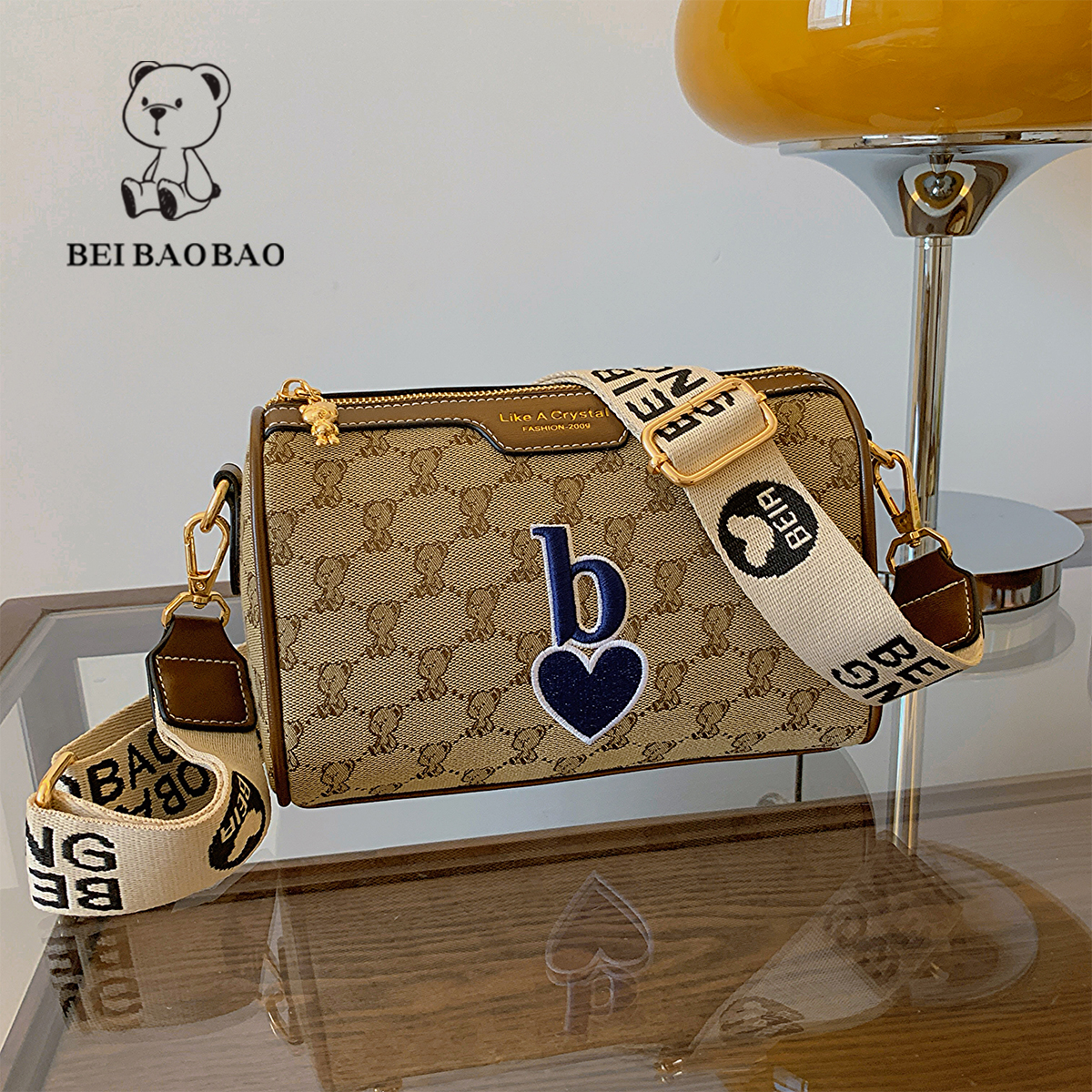 กระเป๋าผู้หญิงสวยๆ กระเป๋าสะพายข้างผู้หญิง กระเป๋าแบรนด์ BEAR BAG กระเป๋าหมีสุดคิ้ว!