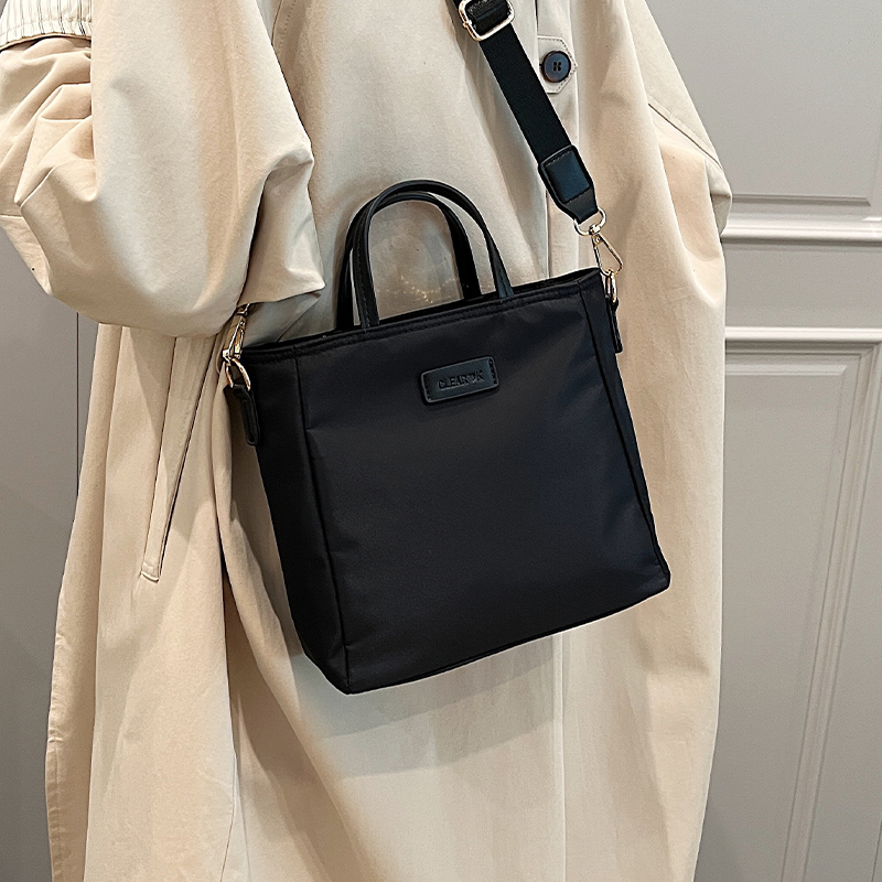 กระเป๋าผู้หญิงสวยๆ กระเป๋าสะพายข้างผู้หญิง กระเป๋าแบรนด์COOL BAG