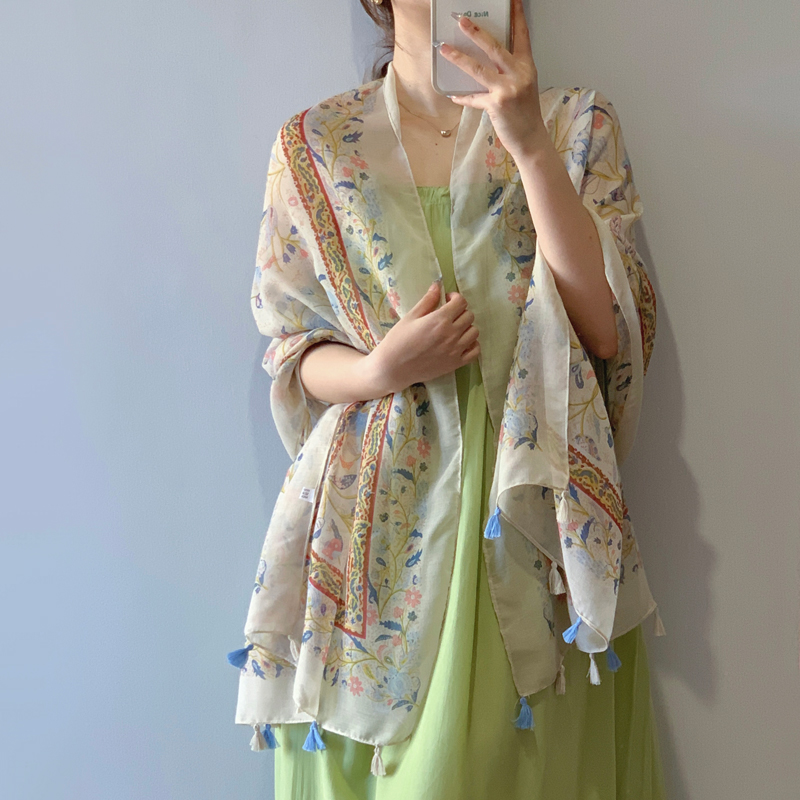 ผ้าพันคอ ผ้าคลุมไหล่ ไอเทมคู่ใจ ใส่ได้ทุกซีซั่น!