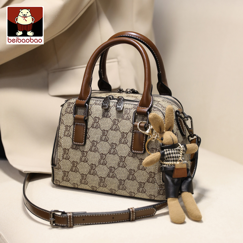 กระเป๋าผู้หญิงสวยๆ กระเป๋าสะพายข้างผู้หญิง กระเป๋าแบรนด์ BEAR BAG กระเป๋าหมีสุดคิ้ว!