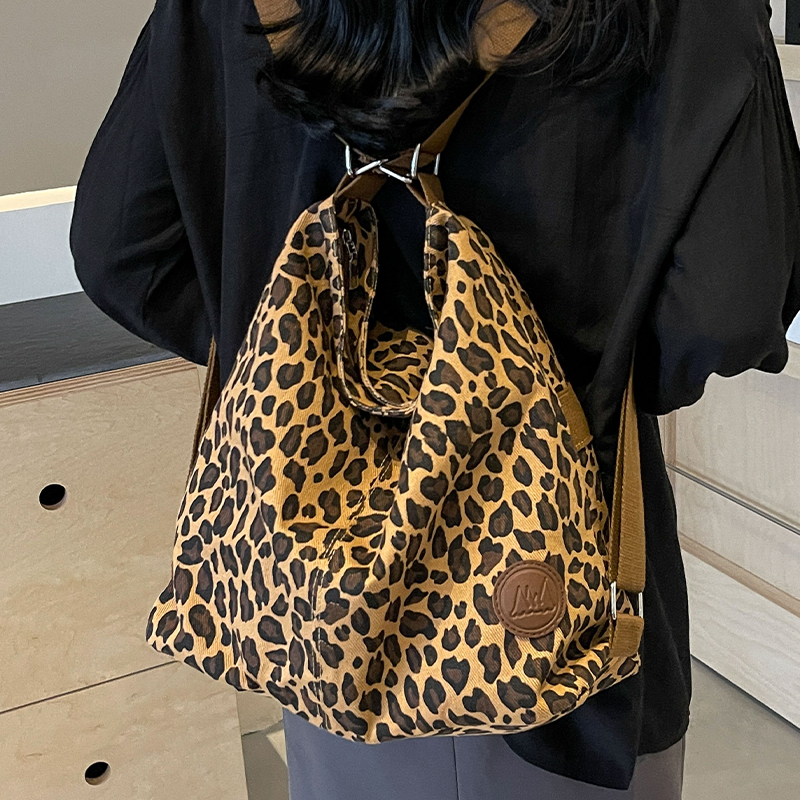 กระเป๋าผู้หญิงสวยๆ กระเป๋าสะพายข้างผู้หญิง กระเป๋าแบรนด์COOL BAG