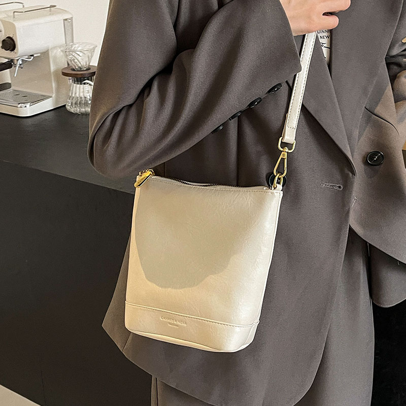 กระเป๋าผู้หญิงสวยๆ กระเป๋าสะพายข้างผู้หญิง กระเป๋าแบรนด์COOL BAG