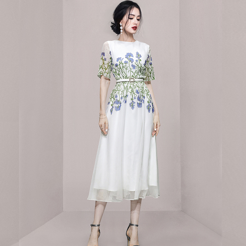 ชุดเดรสยาวสวยๆ สไตล์เกาหลี มีขนาด S M L XL สนใจทักแชท