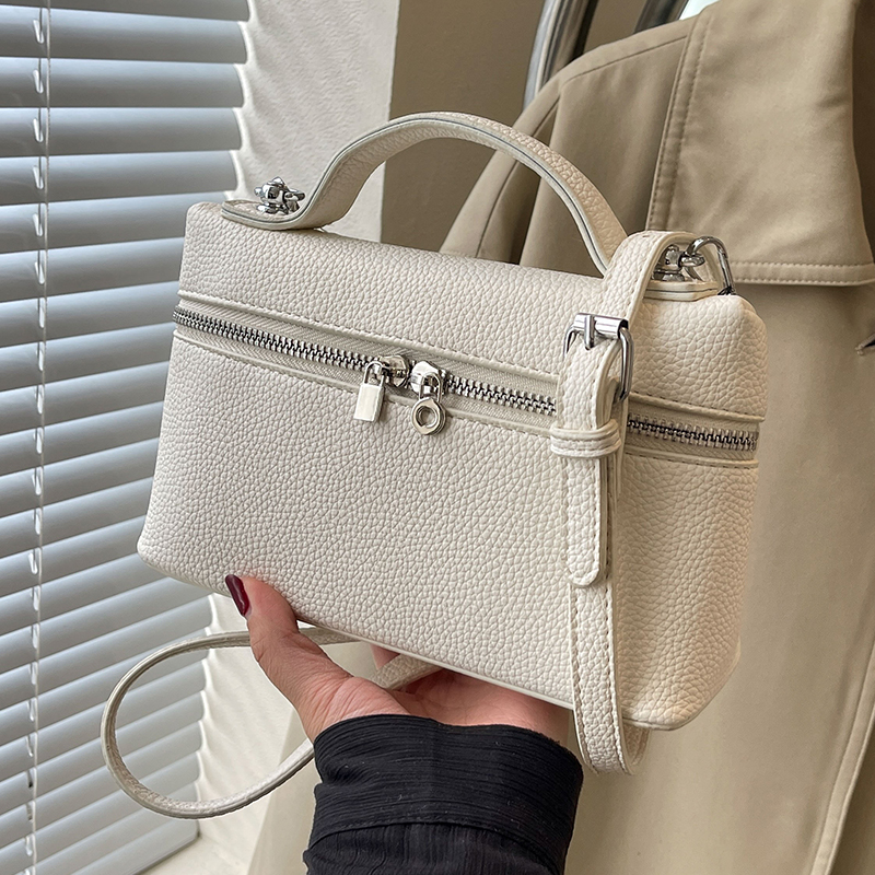 กระเป๋าผู้หญิงสวยๆ กระเป๋าสะพายข้างผู้หญิง กระเป๋าแบรนด์COOL BAG