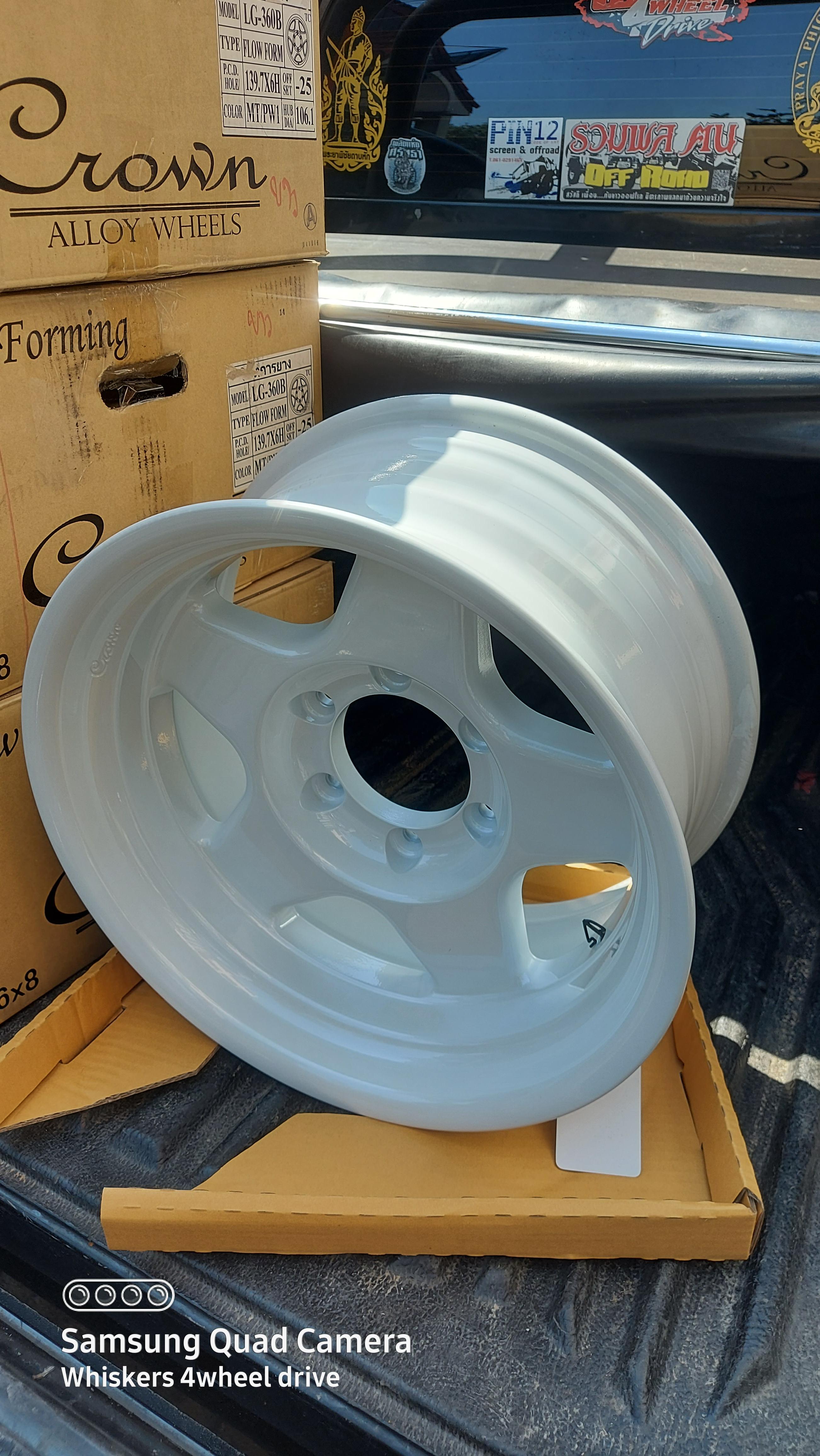 แม็กซ์เบทเล่ 16×8-25 ขาว