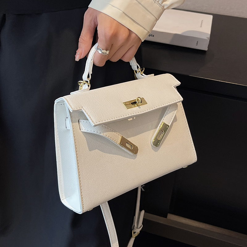 กระเป๋าผู้หญิงสวยๆ กระเป๋าสะพายข้างผู้หญิง กระเป๋าแบรนด์COOL BAG