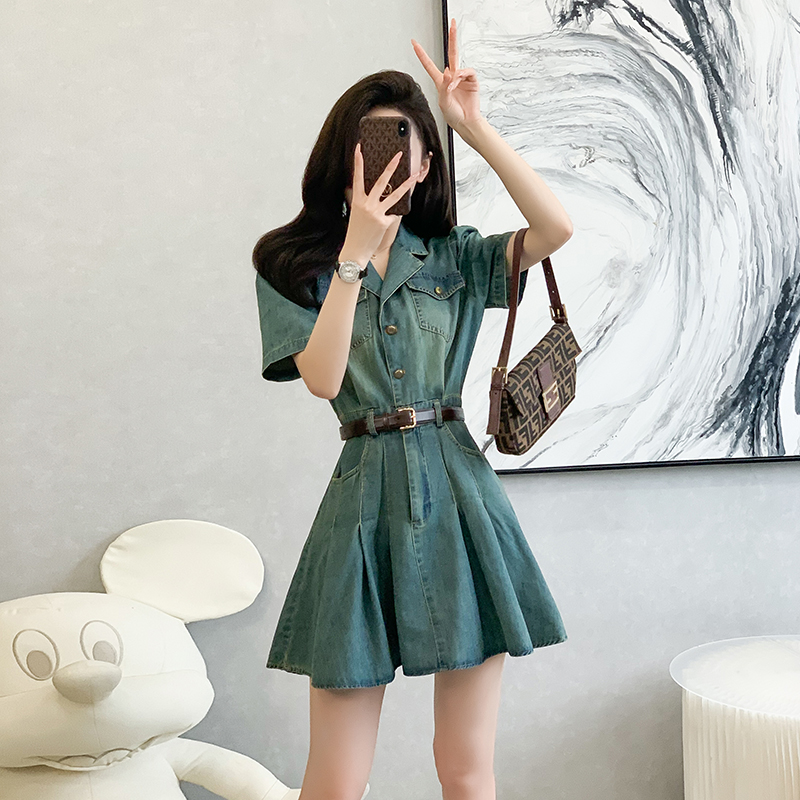 ชุดเดรสยาวสวยๆ สไตล์เกาหลี มีขนาด S M L XL สนใจทักแชท