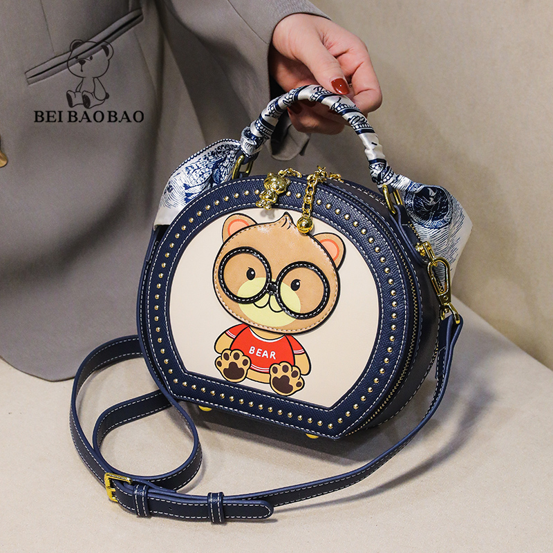 กระเป๋าผู้หญิงสวยๆ กระเป๋าสะพายข้างผู้หญิง กระเป๋าแบรนด์ BEAR BAG กระเป๋าหมีสุดคิ้ว!
