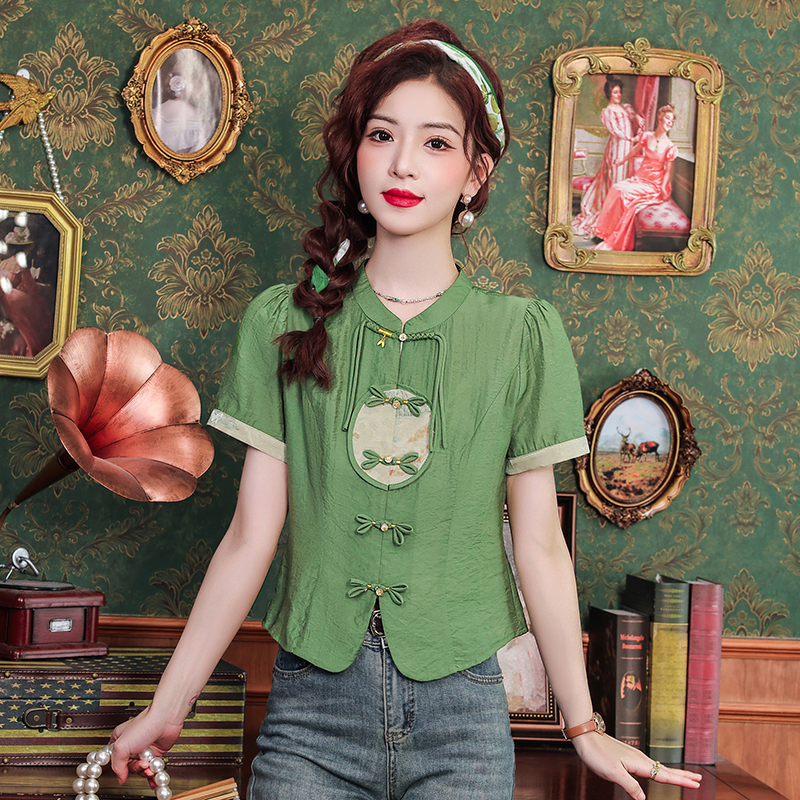 เสื้อเชิ้ตผู้หญิงลายจุด