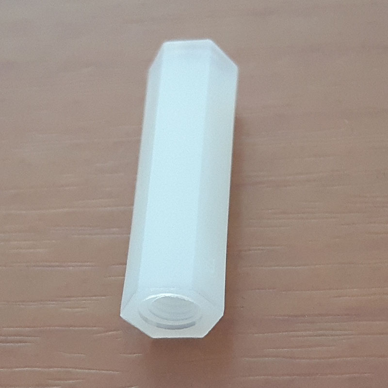 ไนลอนสเปสเซอร์ เมีย-เมีย หกเหลี่ยม ขนาด M3 ยาว 20 ม.ม. Plastic PC Male to Female M3x20mm Hex Nylon Standoff Spacer
