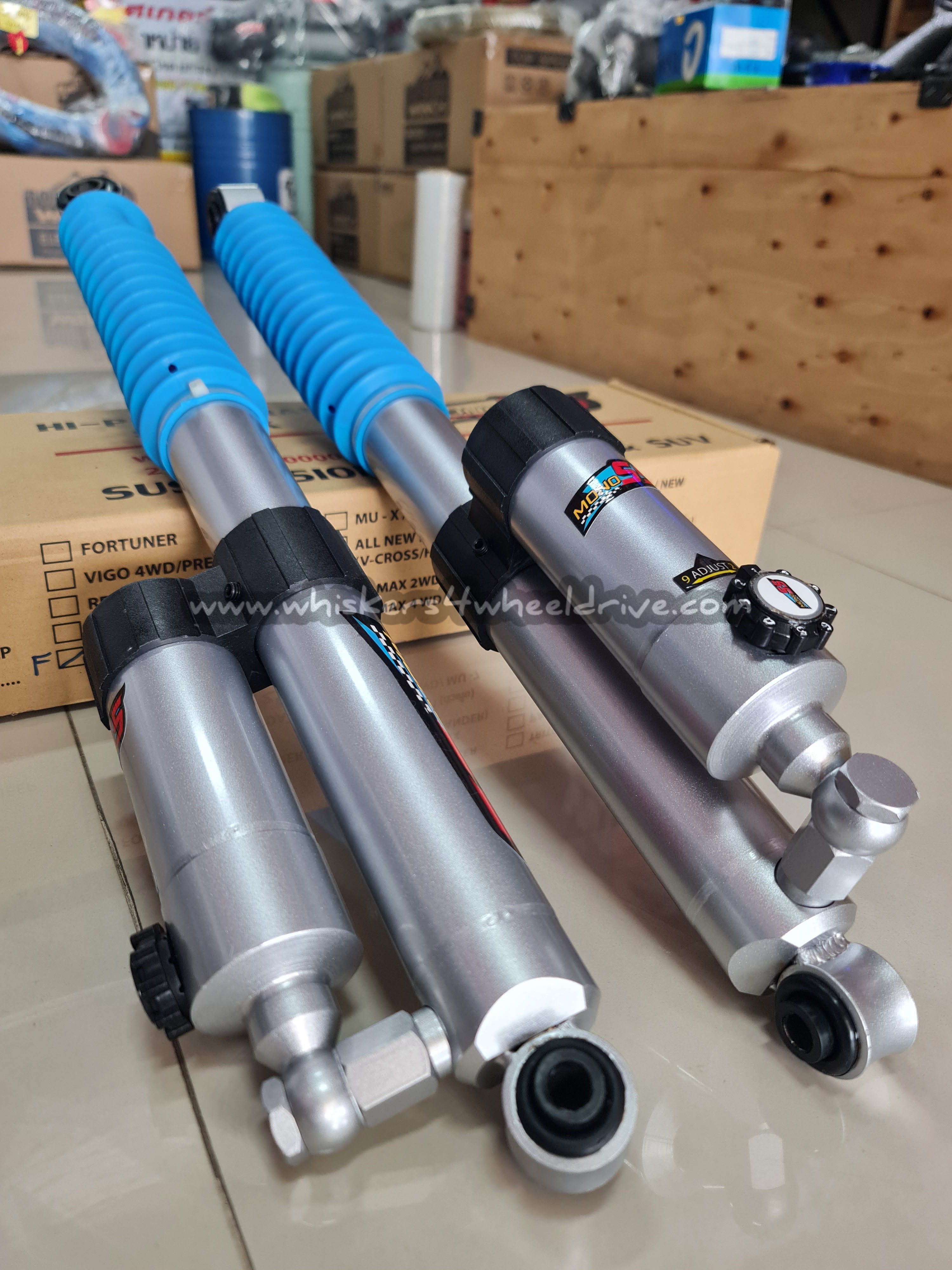 โช๊คอัพคู่หลัง ปรับ 9 ระดับ MONO SS