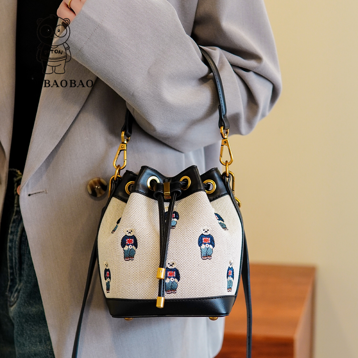 กระเป๋าผู้หญิงสวยๆ กระเป๋าสะพายข้างผู้หญิง กระเป๋าแบรนด์ BEAR BAG กระเป๋าหมีสุดคิ้ว!