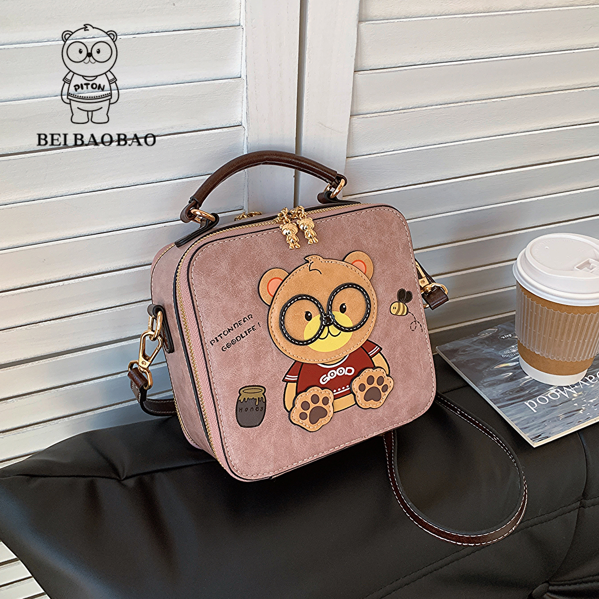 กระเป๋าผู้หญิงสวยๆ กระเป๋าสะพายข้างผู้หญิง กระเป๋าแบรนด์ BEAR BAG กระเป๋าหมีสุดคิ้ว!