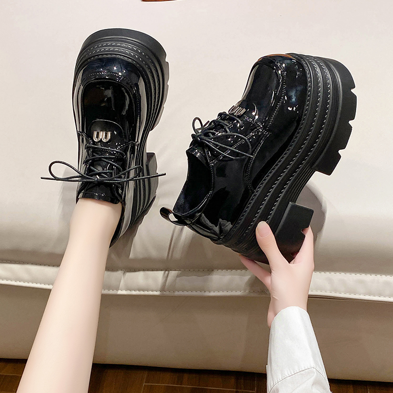 รองเท้าผ้าใบเสริมส้นสูง ไซต์35-39 สนใจทักแชท ฟรีค่าส่ง!