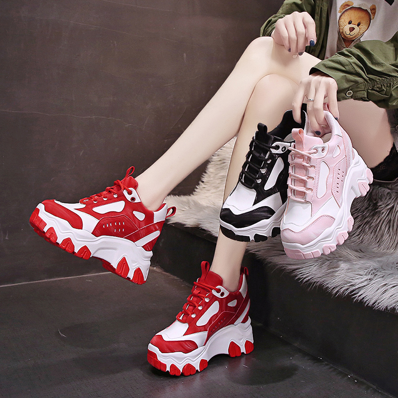 รองเท้าผ้าใบเสริมส้นสูง ไซต์35-39 สนใจทักแชท ฟรีค่าส่ง!