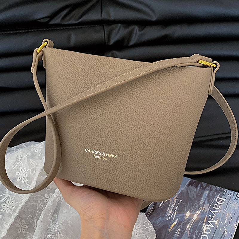 กระเป๋าผู้หญิงสวยๆ กระเป๋าสะพายข้างผู้หญิง กระเป๋าแบรนด์COOL BAG