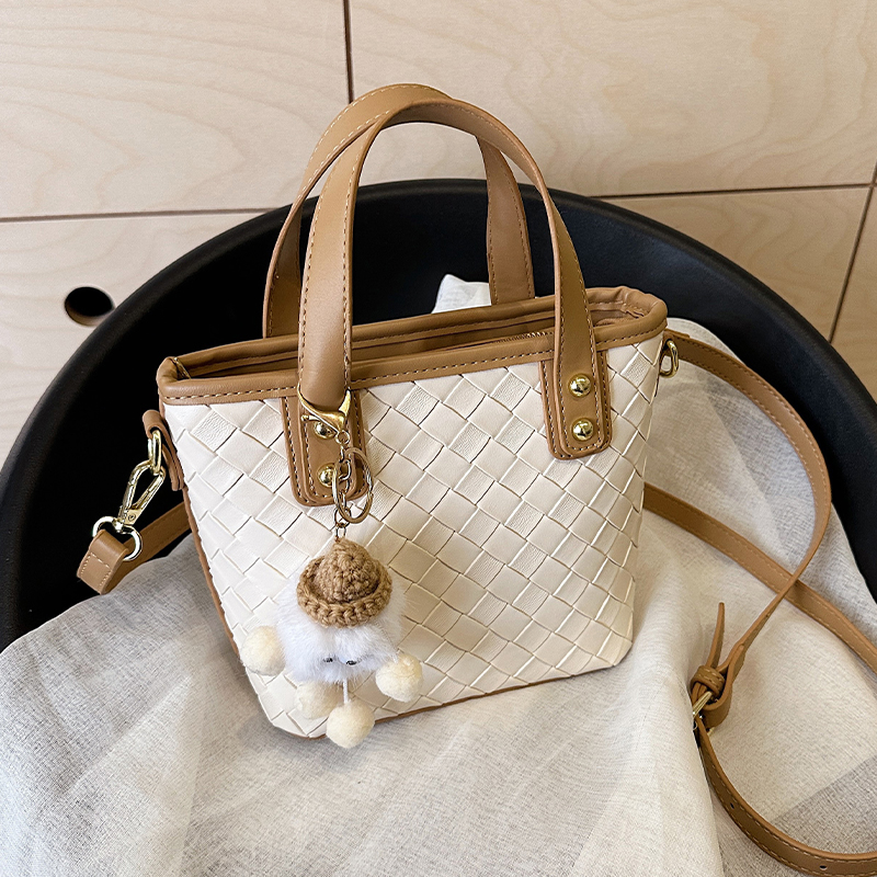 กระเป๋าผู้หญิงสวยๆ กระเป๋าสะพายข้างผู้หญิง กระเป๋าแบรนด์COOL BAG