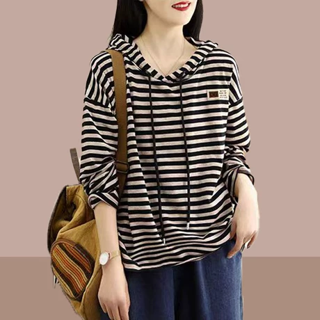 เสื้อยืดแขนยาว มีฮู้ด มีขนาด S M L XL สนใจทักแชท