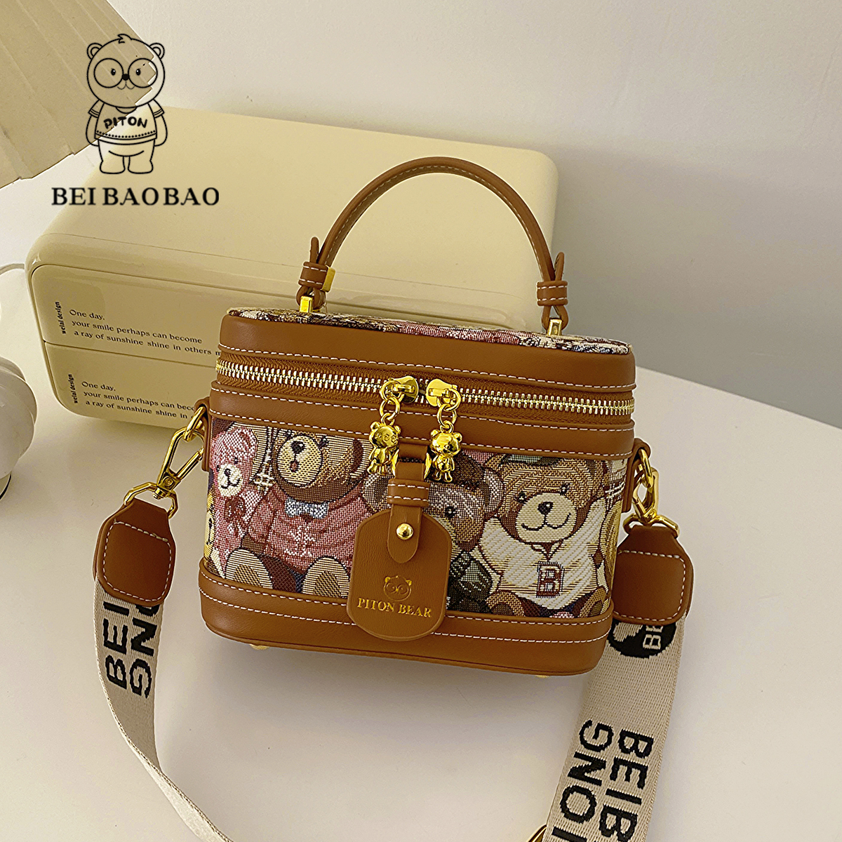 กระเป๋าผู้หญิงสวยๆ กระเป๋าสะพายข้างผู้หญิง กระเป๋าแบรนด์ BEAR BAG กระเป๋าหมีสุดคิ้ว!
