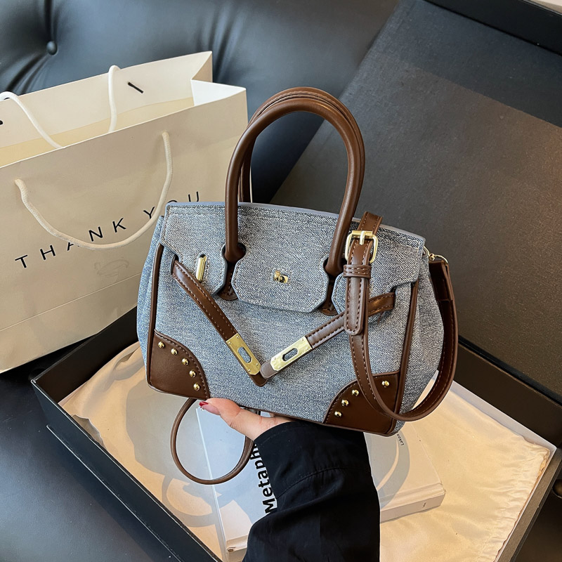 กระเป๋าผู้หญิงสวยๆ กระเป๋าสะพายข้างผู้หญิง กระเป๋าแบรนด์COOL BAG