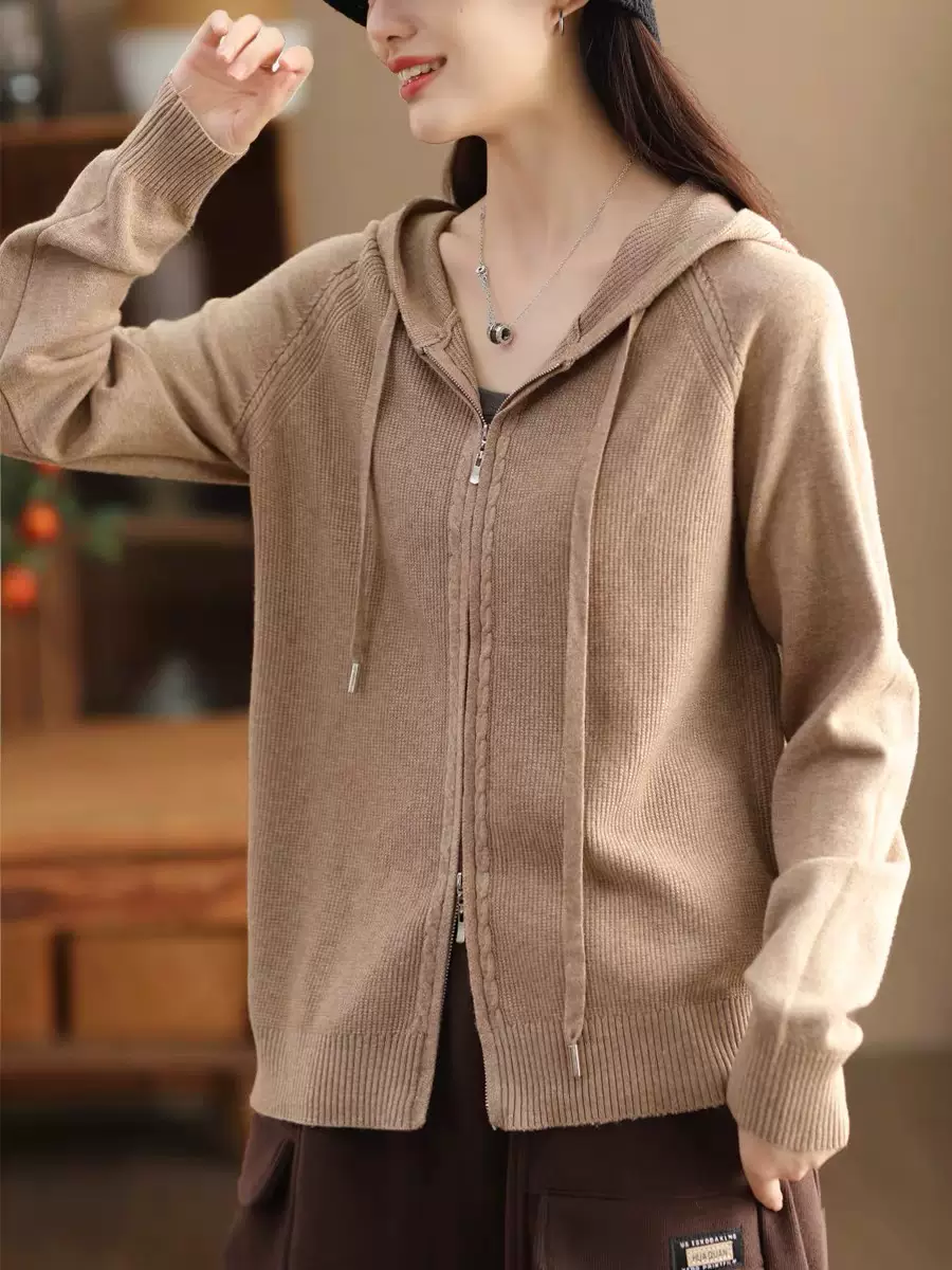 เสื้อยืดแขนยาว มีฮู้ด มีขนาด S M L XL สนใจทักแชท