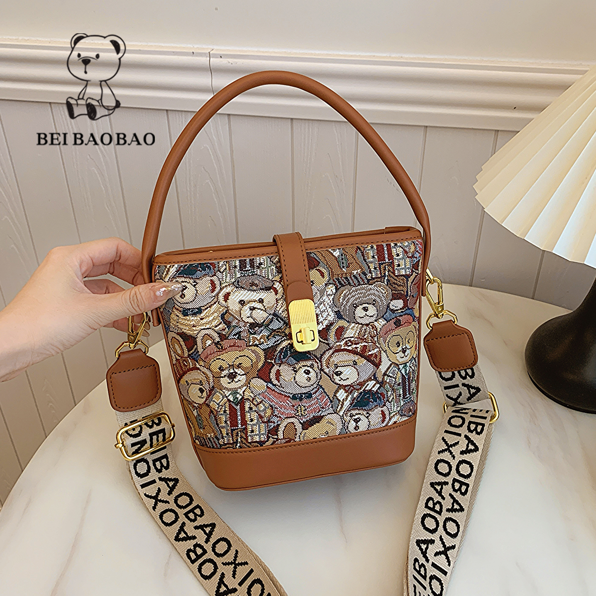 กระเป๋าผู้หญิงสวยๆ กระเป๋าสะพายข้างผู้หญิง กระเป๋าแบรนด์ BEAR BAG กระเป๋าหมีสุดคิ้ว!