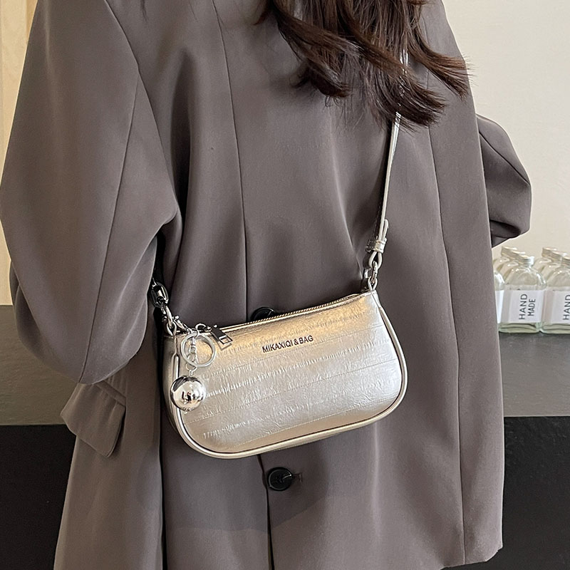 กระเป๋าผู้หญิงสวยๆ กระเป๋าสะพายข้างผู้หญิง กระเป๋าแบรนด์COOL BAG