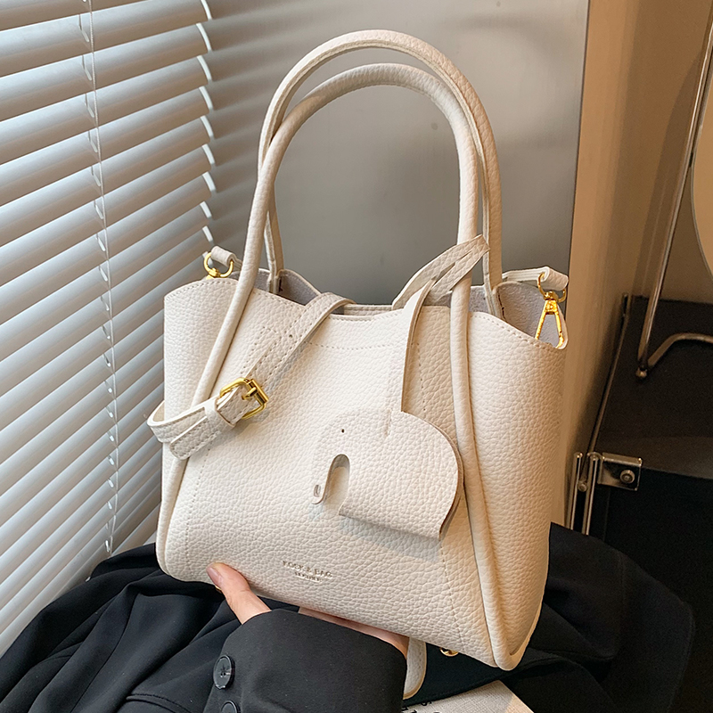 กระเป๋าผู้หญิงสวยๆ กระเป๋าสะพายข้างผู้หญิง กระเป๋าแบรนด์COOL BAG