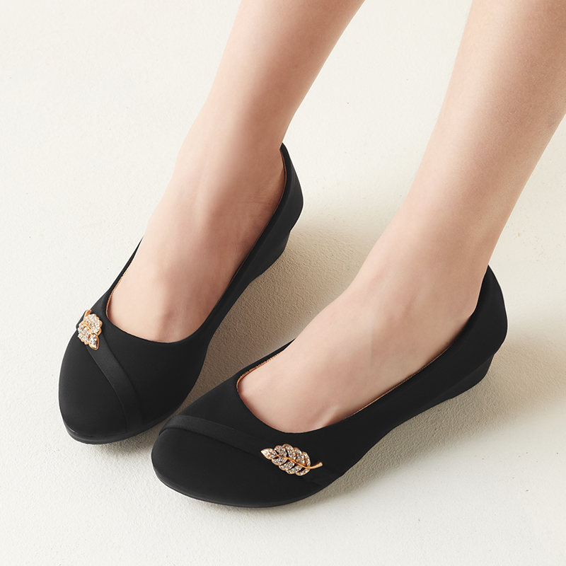 รองเท้าผ้าใบผู้หญิง ใส่สบาย รองเท้าผ้าใบใส่เที่ยวผู้หญิง มีSIZE 35 36 37 38 39 40