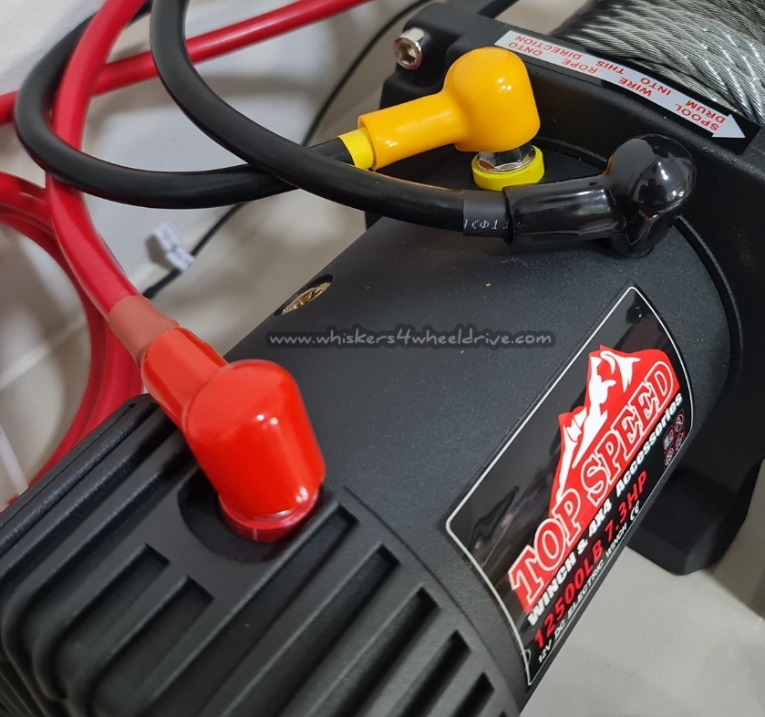 ปลอกหุ้มขั้วสาย สีแดงสีเหลืองสีดำ