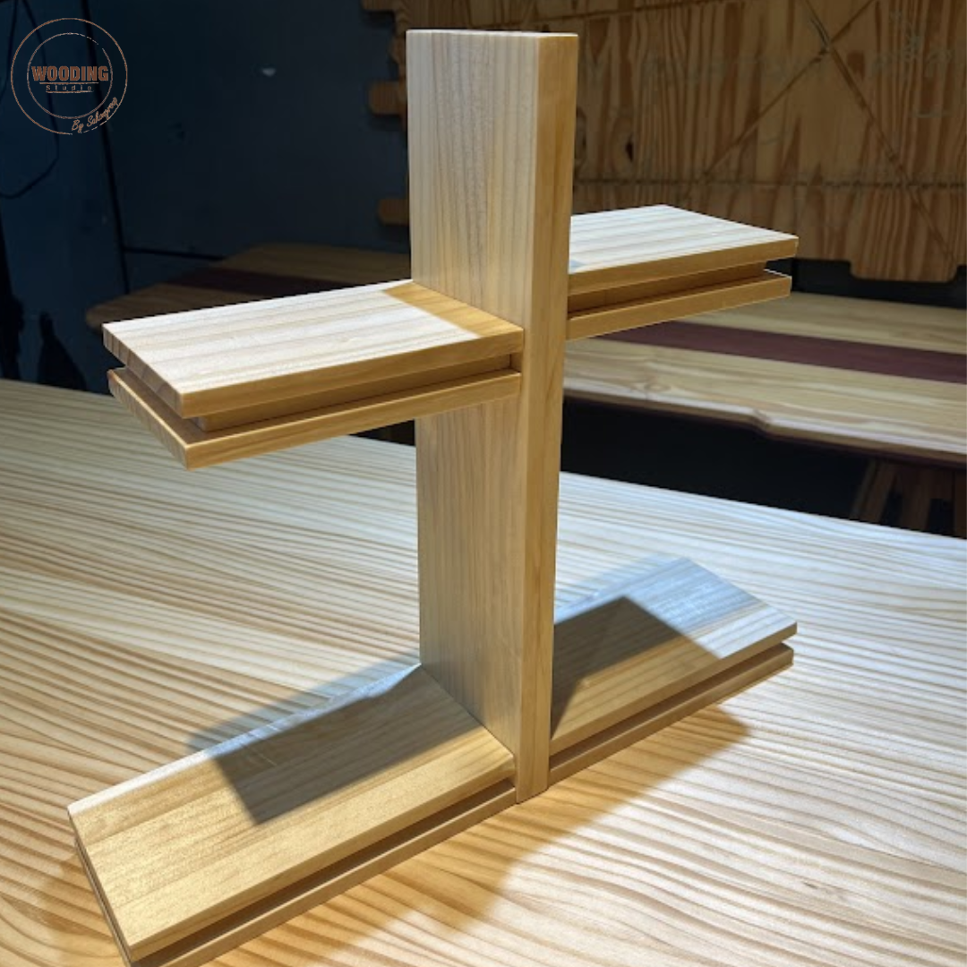 ชั้นวางของไม้สน