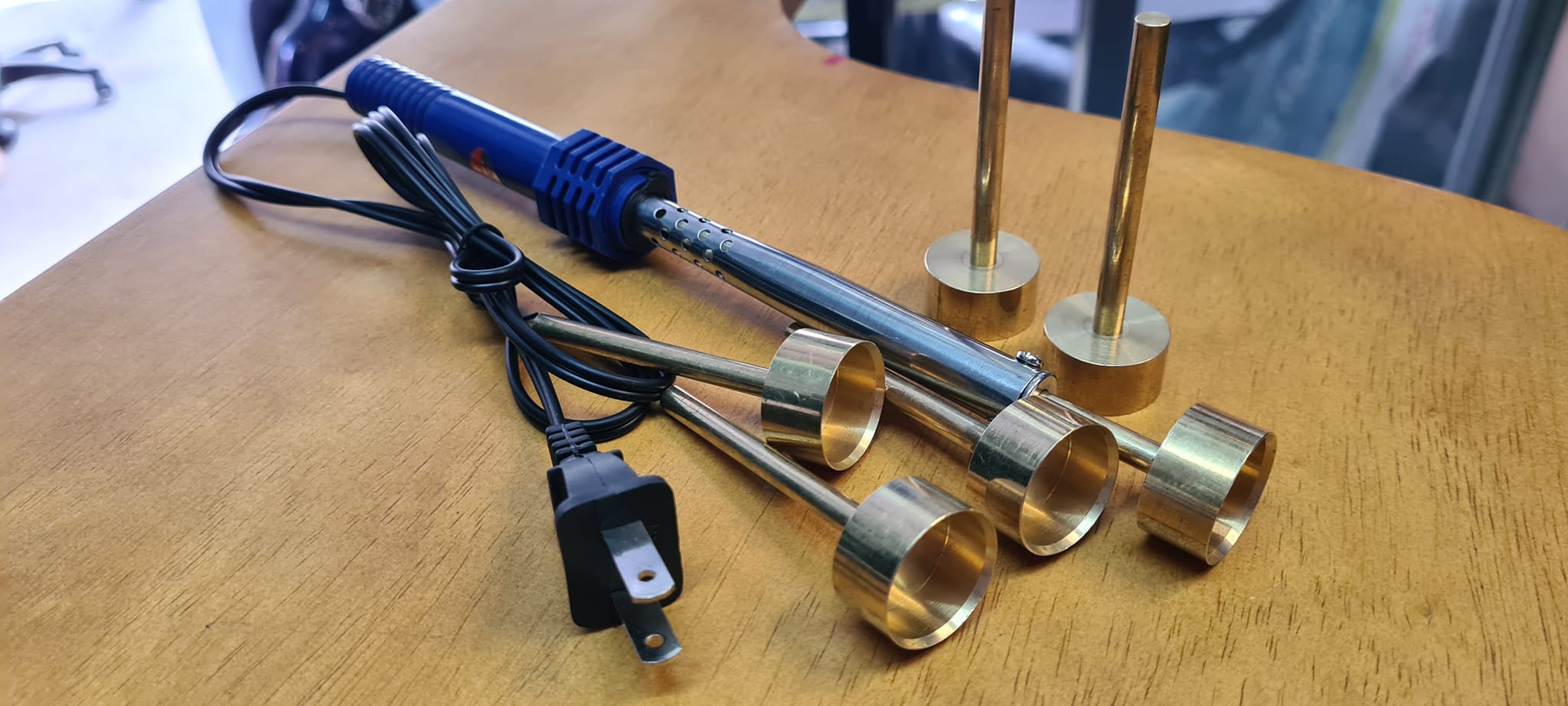 หัวแร้งเจาะรูแผ่นกระจายแสง LED BACKLIGHT TV