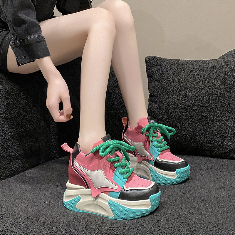 รองเท้าผ้าใบเสริมส้นสูง ไซต์35-39 สนใจทักแชท ฟรีค่าส่ง!