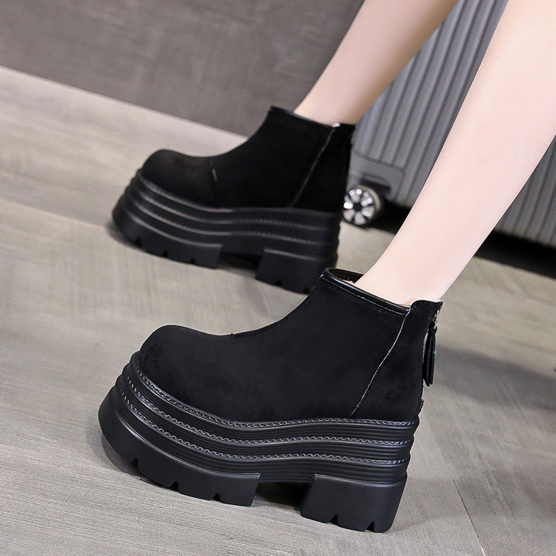 รองเท้าผ้าใบเสริมส้นสูง ไซต์35-39 สนใจทักแชท ฟรีค่าส่ง!