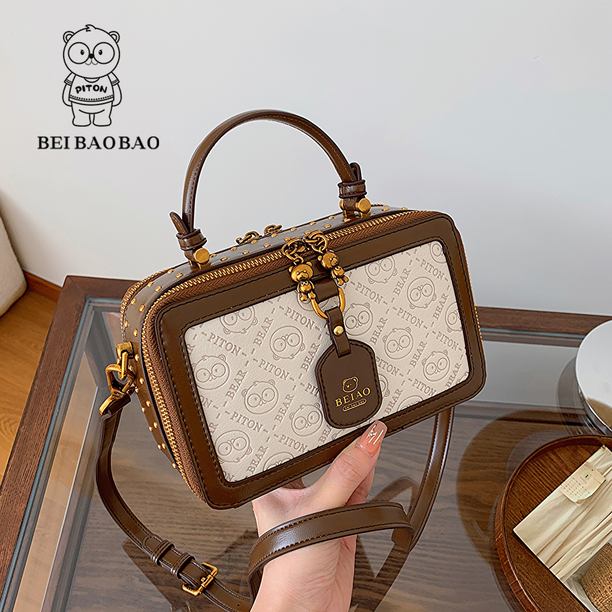 กระเป๋าผู้หญิงสวยๆ กระเป๋าสะพายข้างผู้หญิง กระเป๋าแบรนด์ BEAR BAG กระเป๋าหมีสุดคิ้ว!