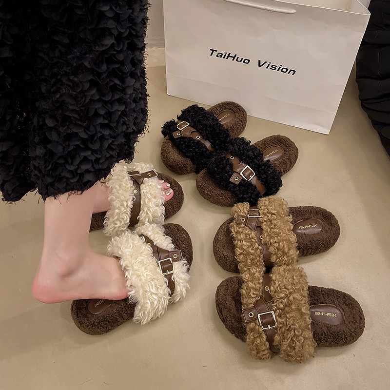รองเท้าแฟชั่นผู้หญิงส้นเตี้ย ใส่สบาย มีขนาดให้สั่งซื้อ 35 36 37 38 39 40 สนใจทักแชท ฟรีค่าส่ง!