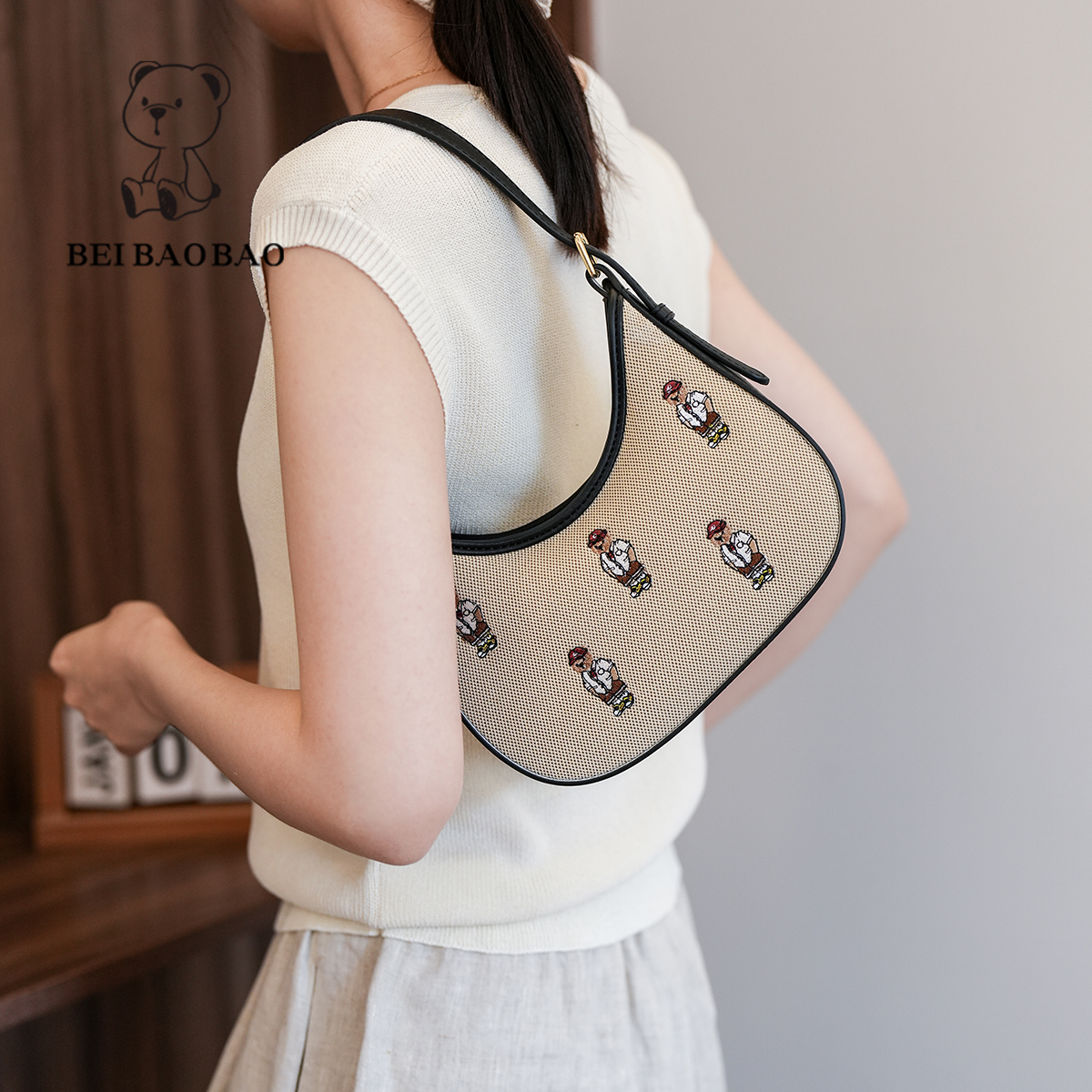 กระเป๋าผู้หญิงสวยๆ กระเป๋าสะพายข้างผู้หญิง กระเป๋าแบรนด์ BEAR BAG กระเป๋าหมีสุดคิ้ว!