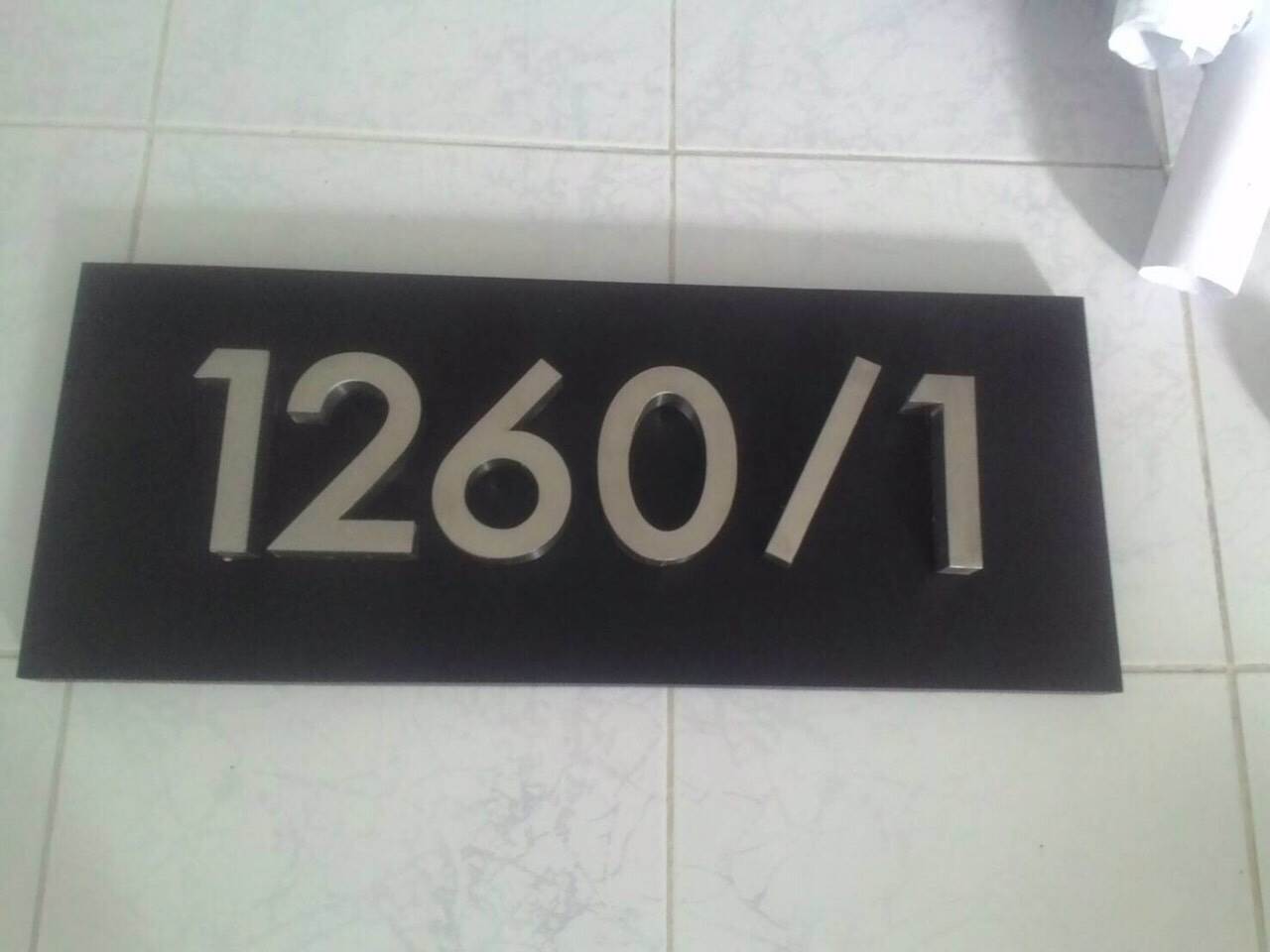 ป้ายบ้านเลขที่ สแตนเลสพ่นสีดำด้าน 2K