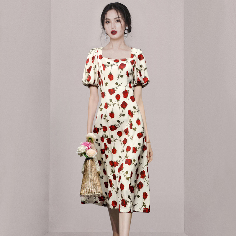 ชุดเดรสยาวสวยๆ สไตล์เกาหลี มีขนาด S M L XL สนใจทักแชท