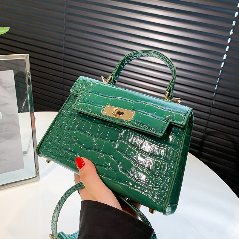 กระเป๋าผู้หญิงสวยๆ กระเป๋าสะพายข้างผู้หญิง กระเป๋าแบรนด์COOL BAG